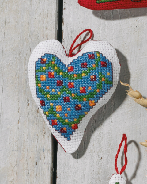 Embroidery Kit Garland in heart 7 x 8 cm / 2.76 x 3.15 in