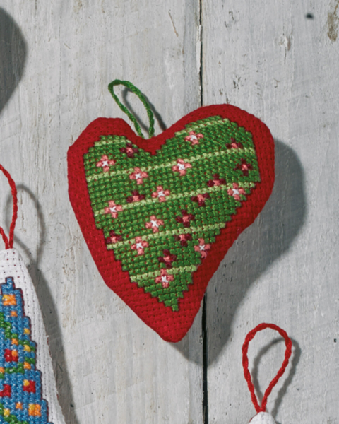 Embroidery Kit Garland red 7 x 8 cm / 2.76 x 3.15 in