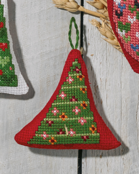 Embroidery Kit Garland wood red 7 x 8 cm / 2.76 x 3.15 in