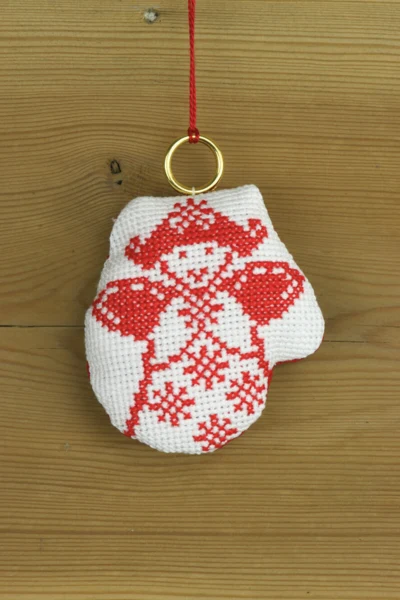 Embroidery Kit Mitten w/angel 8 x 8 cm / 3.15 x 3.15 in