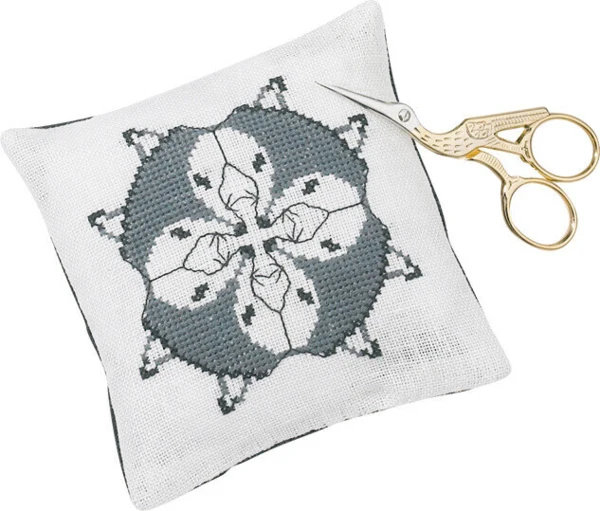 Embroidery Kit Pin Cushion, Fox 11 x 11 cm / 4.33 x 4.33 in