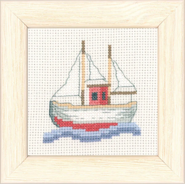 Embroidery Kit Fishing Boat 9 x 9 cm / 4 x 4 in R5376