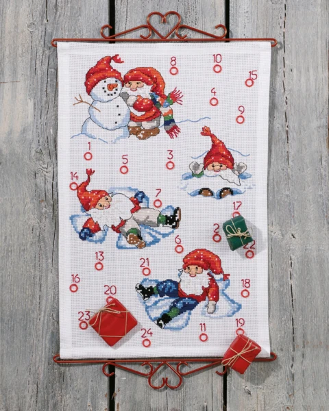 Embroidery Kit Playing in the Snow B5135/40 40 x 60 cm / 15.75 x 23.62 in