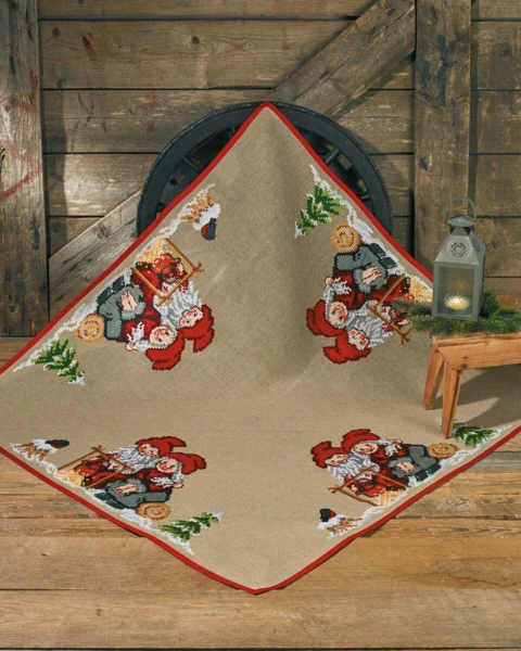 Embroidery Kit Mrs. Claus and Mr. Claus 123 x 123 cm / 48.43 x 48.43 in