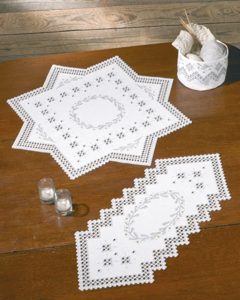 Embroidery Kit Hardanger wreath 28 x 67 cm / 11.02 x 26.38 in