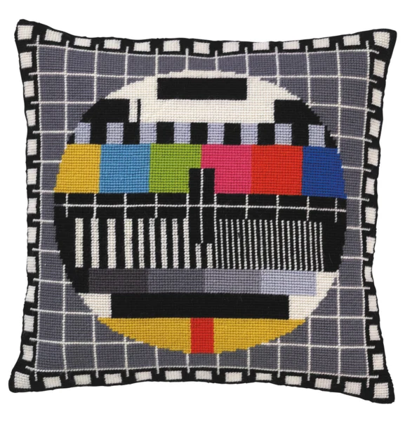 Embroidery Kit Needlepoint Pillow TV Image 35 x 36 cm / 13.78 x 14.17 in