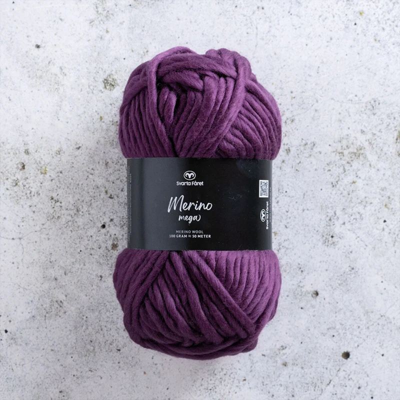 Svarta Fåret Merino Mega 02 Crushed currant
