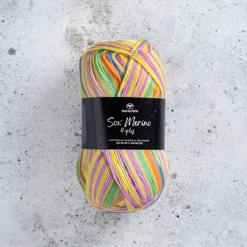 Svarta Fåret Sox Merino 4 ply 18 Jellybean Row
