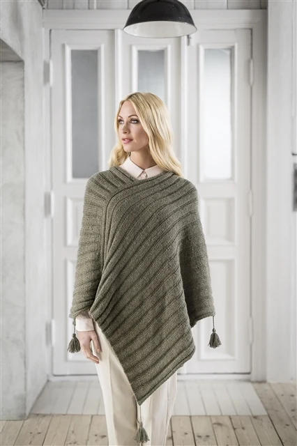 Opskrift fra DU STORE ALPAKKA fra hæftet Maskerader MR33 - Design 3308 - Poncho