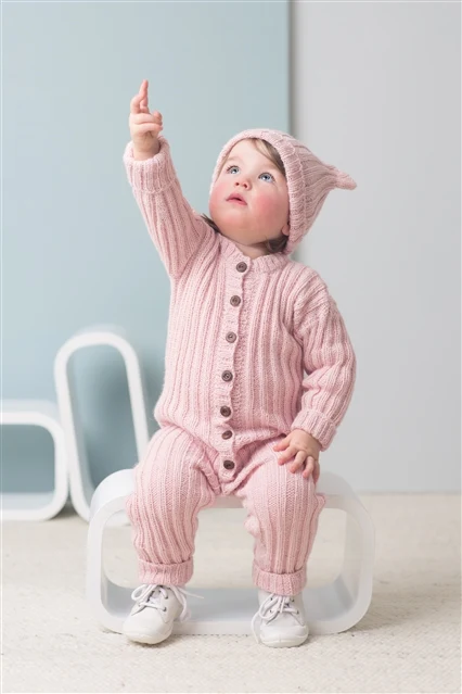 Opskrift fra DU STORE ALPAKKA fra hæftet Maskerader MR32 - Design 3203 Dress og lue