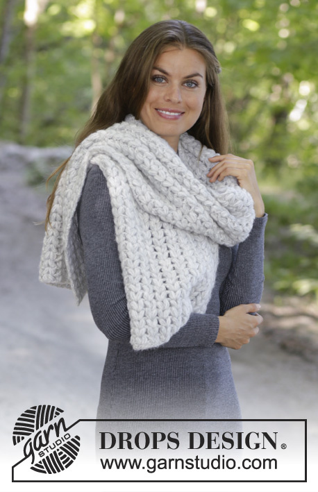 192-37 Fluffy Hug by DROPS Design