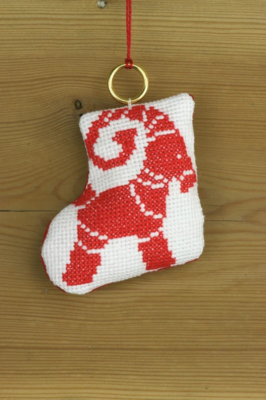 Embroidery Kit Sock w/Christmas goat 8 x 8 cm / 3.15 x 3.15 in