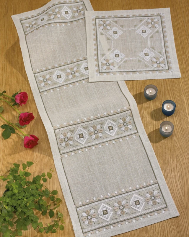Embroidery Kit Beige / White 37 x 37 cm / 14.57 x 14.57 in