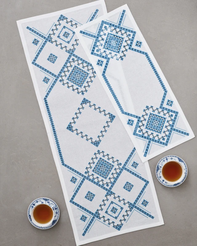 Embroidery Kit Hardanger Blue 41 x 106 cm / 16.14 x 41.73 in