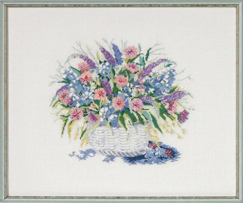 Embroidery Kit Basket w/ Flowers II 48 x 40 cm / 18.9 x 15.75 in