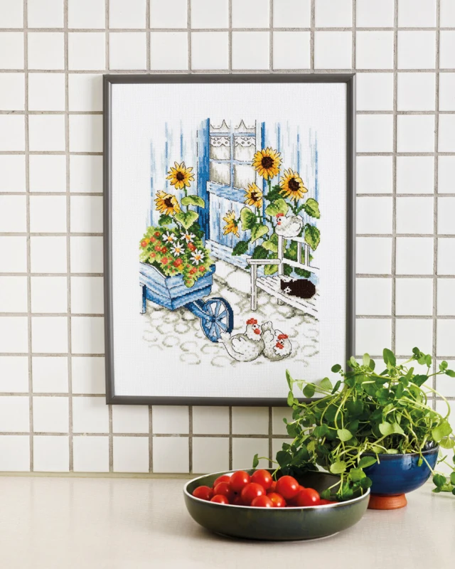 Embroidery Kit Chickens in the Yard R 5701 30 x 40 cm / 11.81 x 15.75 in