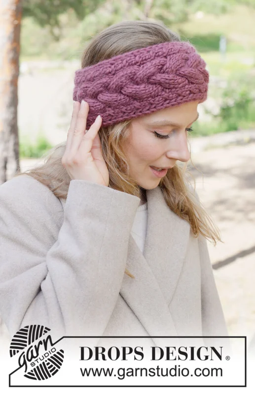 261-21 Thistle Twist Headband by DROPS Design